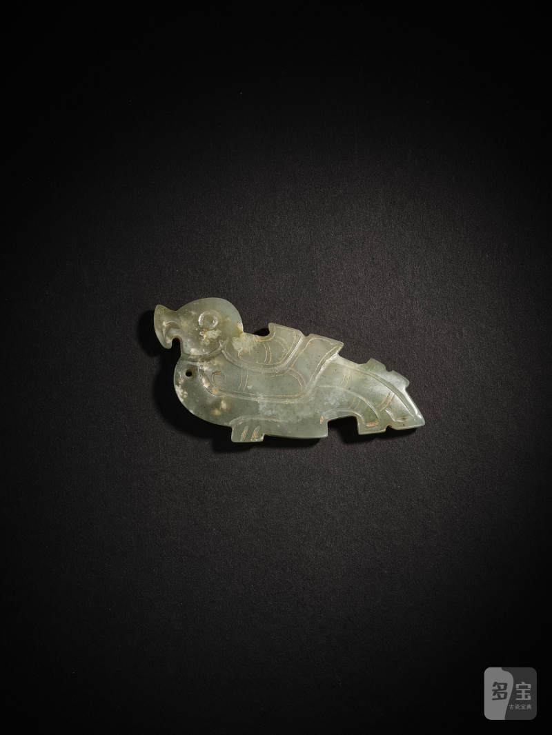商　玉鳥形飾 | A JADE 'BIRD' PENDANT